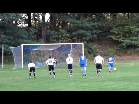 LKS Brzeźce - JUW-e II Jaroszowice (Tychy) 16.09.2012 Gol z karnego dla LKS-u