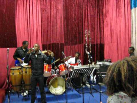 DENIS NGONDE NABUAKI MISO NA NGA CHANTER PAR FR LAURENT-DAVID AMI de Dieu