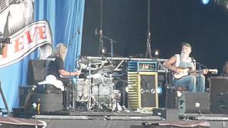 Seasick Steve - Barracuda '68 (new song) (live @ Zwarte Cross 2014, Lichtenvoorde 26.07.2014) 3/5