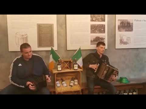 Liam O’Brien & Conor Connolly (Concertina & Accordian)