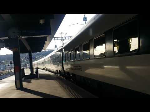 IC5 Line Train Towards Lausanne, Oerlikon Station (01-11-2019) - Zürich, Switzerland