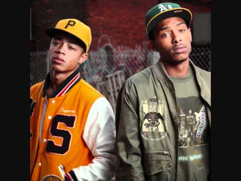 New Boyz Feat. Teairra Mari-Spot Right There With (DL link)