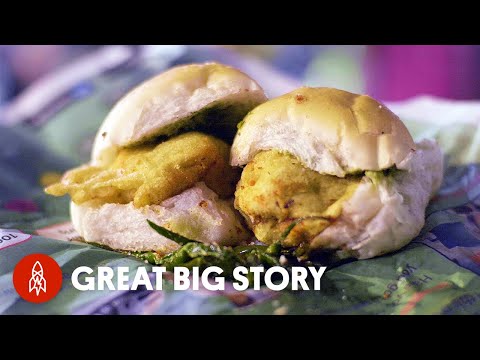 バダパヴがムンバイ最高のサンドイッチである理由 (Why the Vada Pav Is Mumbai’s Best Sandwich)