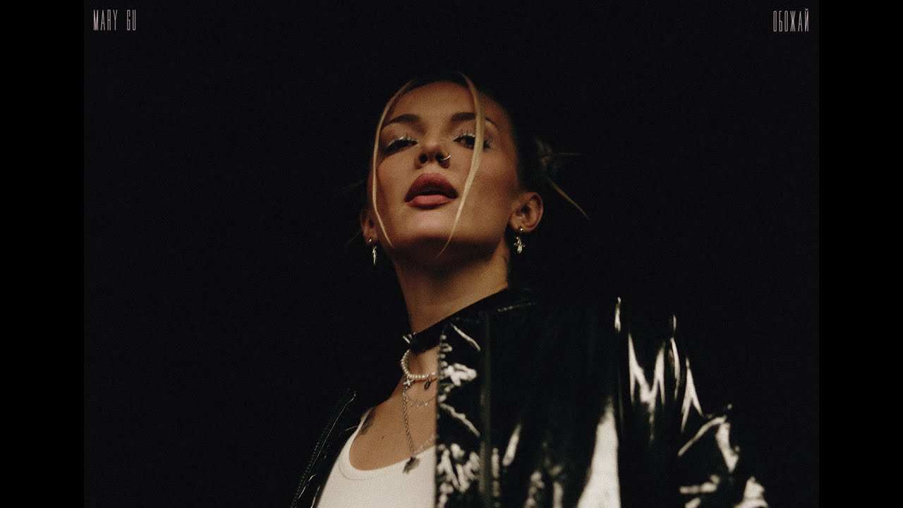 сердце в наушниках. песня обожай. любимая песня. сердечко в наушниках. кидаем музыку в комментарии.