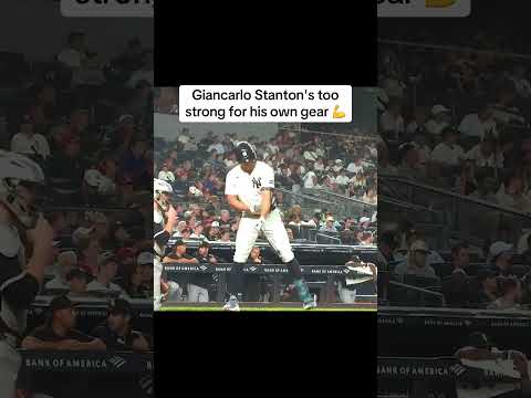 Stanton took off his gear 💪