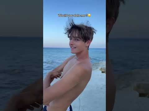 Would you date me ?🏳️‍🌈 #boys #gym #happy #fitness #date #pride #shorts