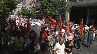 Greece scraps extra holiday bonus for using computers