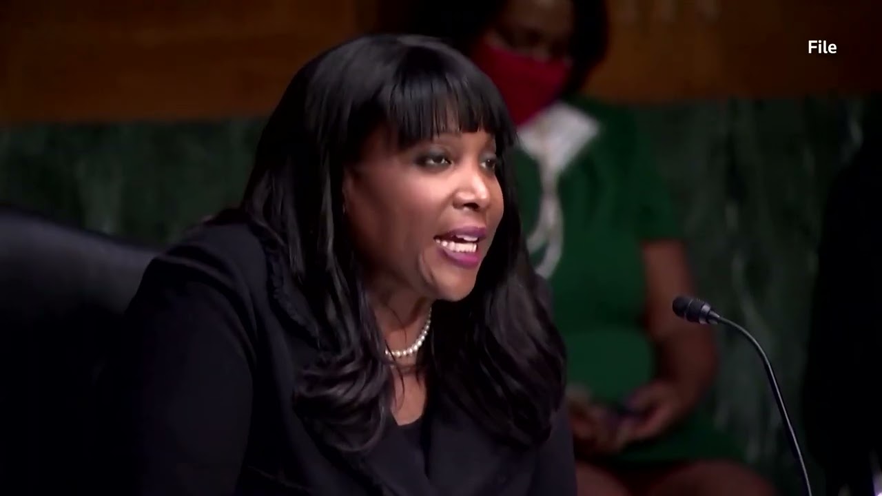 US Markets React to Unprecedented Fed Governor Dismissal Attempt