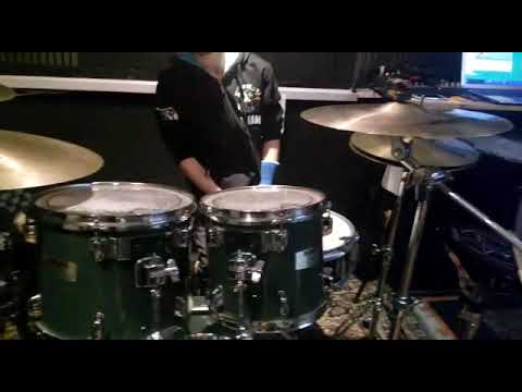 Professional Drum School Alessandro Sanna. Oggi uno dei groove più importanti al mondo lo Shuffle.