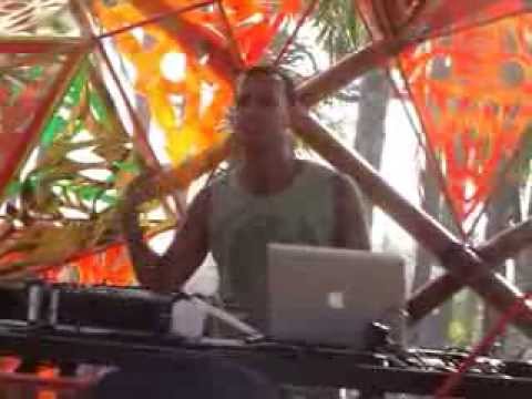 VEGAS UNIVERSO PARALELLO 2013/2014 28/12/2013