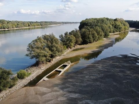 Hajóroncsok a kiszáradt mederben 3.