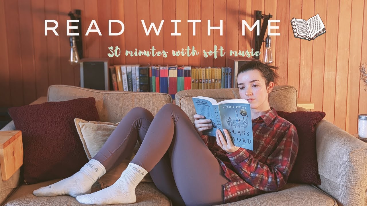 READ WITH ME // 30 minutes of comfy reading on the couch