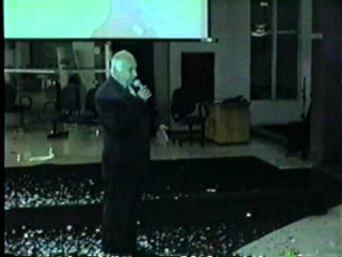 Prof Heberts Ataides homenageia Jose Guilherme Schwam no lancamento do seu livro.mpg