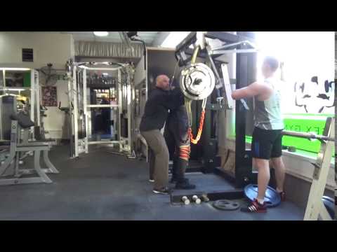 unique fitness alex marcou squats 160kg ,1st time back there in years