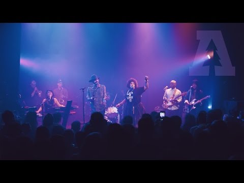 Sinkane - Theme from Life & Livin' It - Live From Lincoln Hall