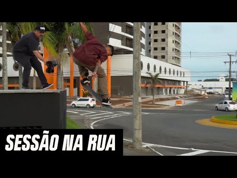 Pico MUITO ALTO na sessão de SKATE STREET em Santa Catarina | Pela Rua | Canal OFF