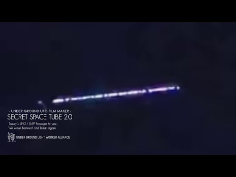 Ciger-shaped UFO? or Starlink Sattelites? sightings - 29-04-2022 | @SECRETSPACETUBE20