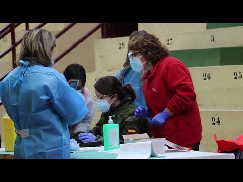 Vacunación en Vitigudino de tercera dosis anticovid a nacidos entre 1967 y 1972 