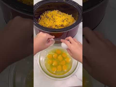 Crockpot Overnight Breakfast Casserole 🍳🥘 #eggs #casserolerecipe #crockpot  #recipe #easyrecipe