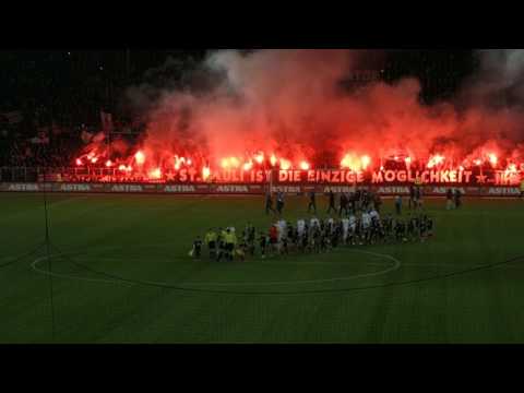 Pyro-Choreo FC St Pauli vs 1. FC Union Berlin
