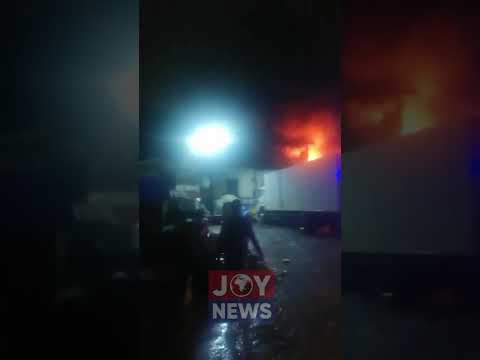 HAPPENING NOW: A fire has broken out at Makola Market. Emergency responders are at the scene working