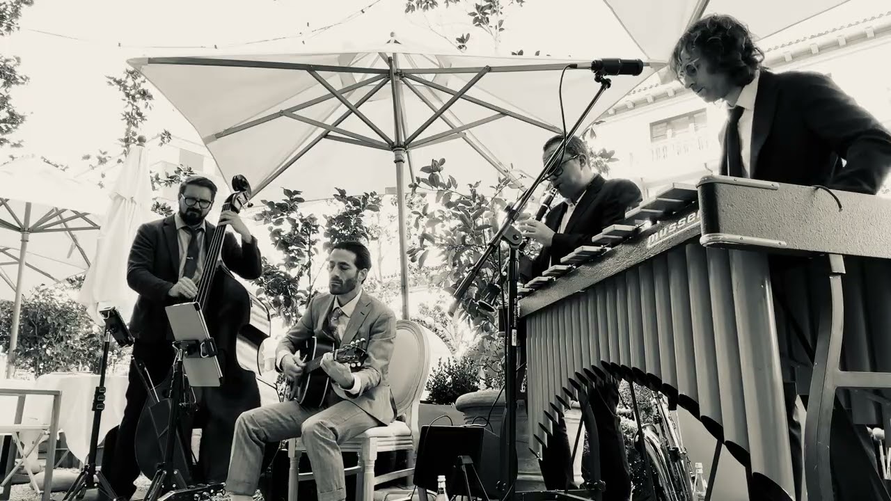 Promotional video thumbnail 1 for La Maro Swing