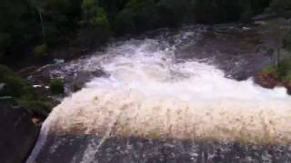preview picture of video 'Lake Moogerah Overflow 1'