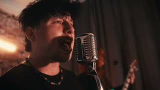 Video Malá Dáma (Kabát) - Moře Kuřat cover