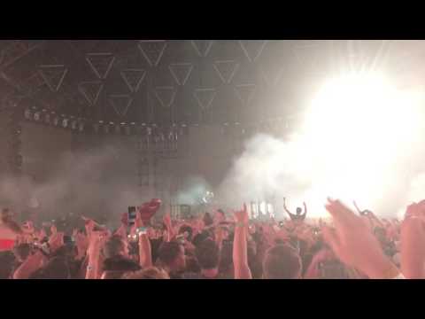 Martin Garrix - Animals vs. Scared To Be Lonely (Loopers Remix) @ Coachella 2017 (Day 2, Weekend 1)