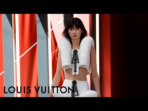 Women's Spring-Summer 2023 Show | LOUIS VUITTON