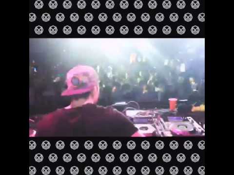 Closing yesterday @larivierasala w/ @djcarnage x @karetus x @mynameislobo_  #carnage #papigordo...