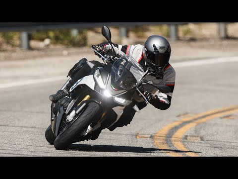 2021 Aprilia Tuono V4 and V4 Factory Review | Motorcyclist