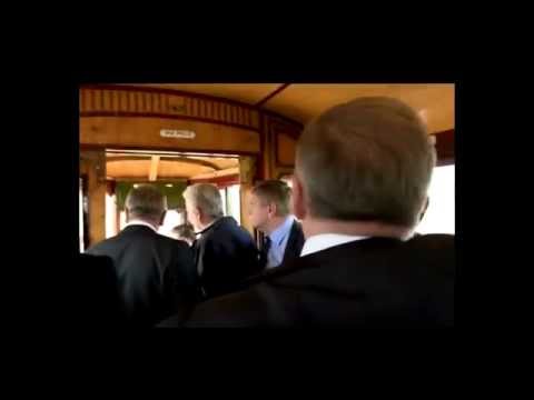 Tramwaj z prezydentem Komorowskim wypadł z torów 