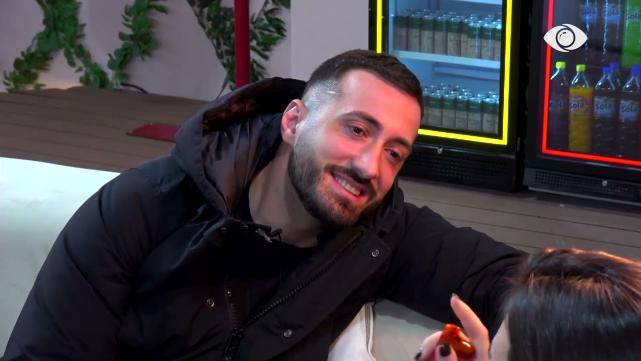 “Nuk pres që zemra jote mos të ketë dikë brenda…”/ Ola-Jozit gjatë bisedës