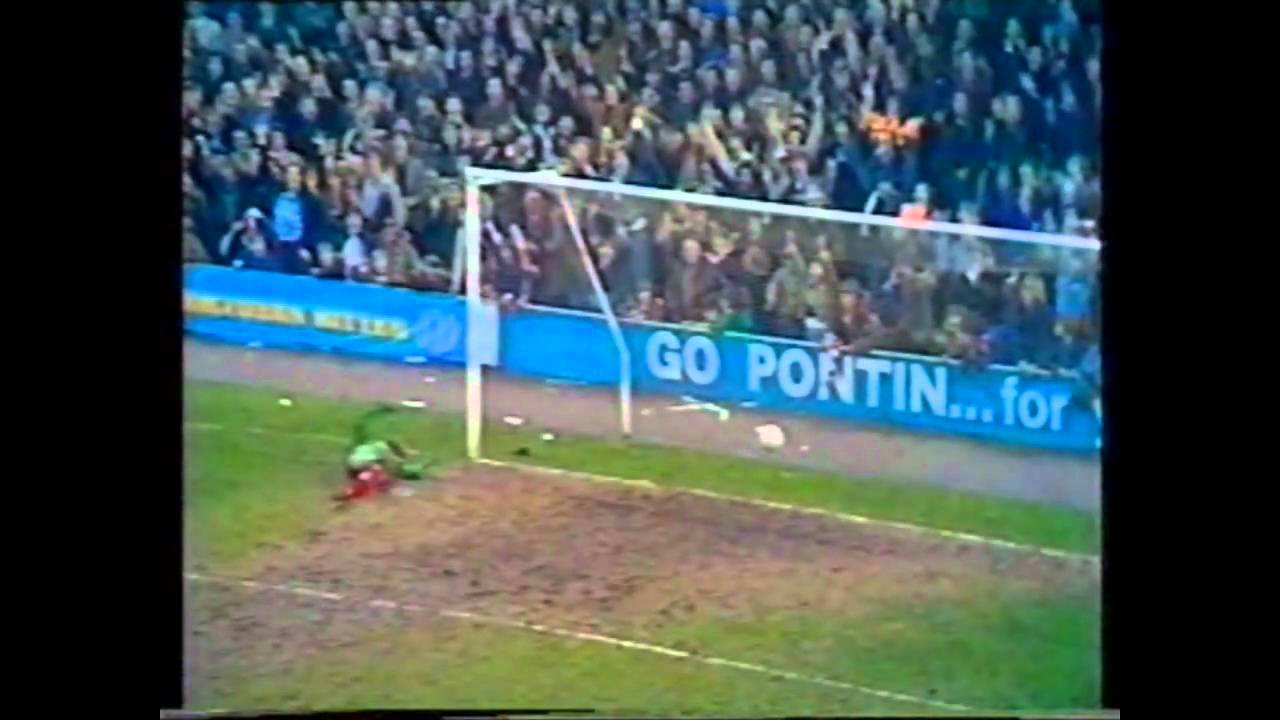 Mick Walsh-Blackpool Versus Sunderland (1975)