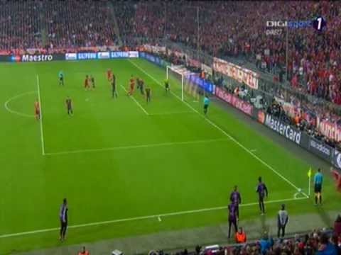 Thomas Muller huge fail in (Bayern 4-0 Barcelona) ChEmPiOnS LeAgUe 23.4.2013