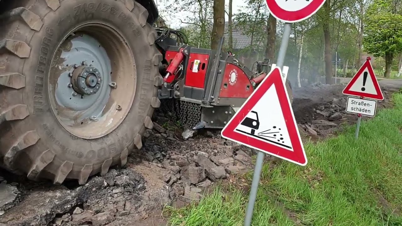 PTH MultiCrusher en train de casser de l'asphalte