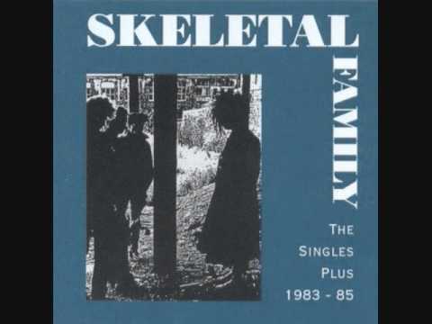 Skeletal Family - The wind blows.