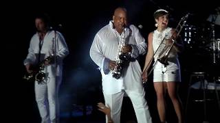 Dave Koz and Friends 'Summer Horns' ft. Gerald Albright - "Before I Let Go" (LIVE)