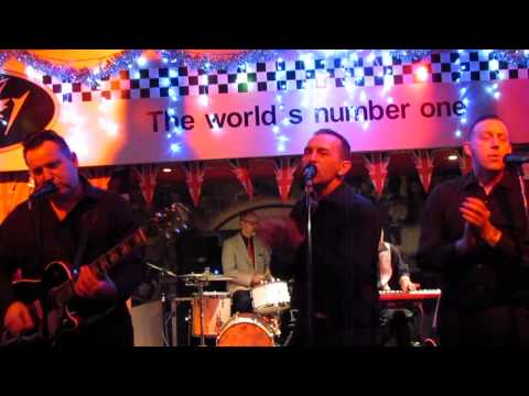 Dance Girl Dance, The Roomates, 31.12.13, Ace Cafe, London