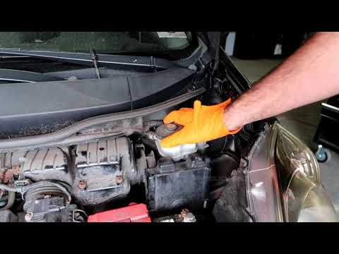 2007-2013 Honda Fit Check and Add Brake Fluid
