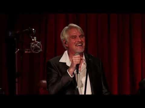 Lady Grinning Soul - Celebrating David Bowie ft. Woody Mankowski