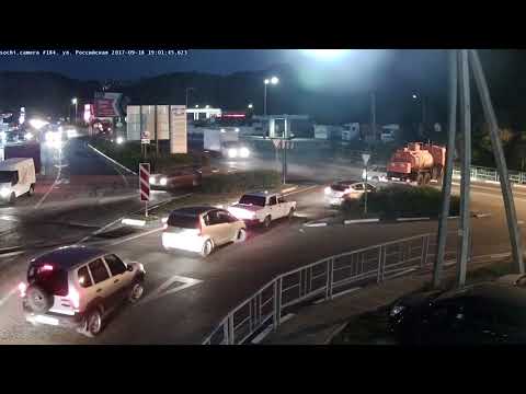 Вчерашняя авария на Батумском шоссе с другой камеры наблюдения