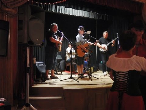 Vladimír Jež a Druhá Míza - Veď mě dál cesto má / Take Me Home, Country Roads /