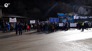 Жители на Триград на протест, искат цялостен ремонт на пътя