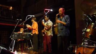 Souljazz Orchestra 02 Greet the Dawn (The Jazz Cafe Camden London 10/07/2016)