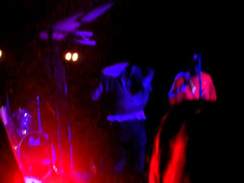 Lazee - I'm not pop / alla som inte dansar är våldtäcksmän