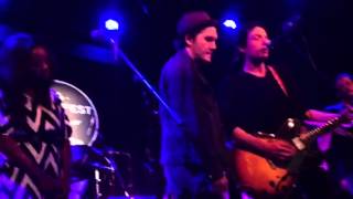 jakob dylan, brian fallon, and ruby amanfu covers ruby tuesday - stones fest nyc 2013 [live]