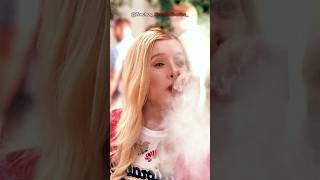 Sua mãe é tão velha que… 😂