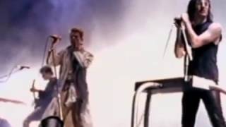 Nine Inch Nails / David Bowie - Live 1995 'Subterraneans / Scary Monsters'.